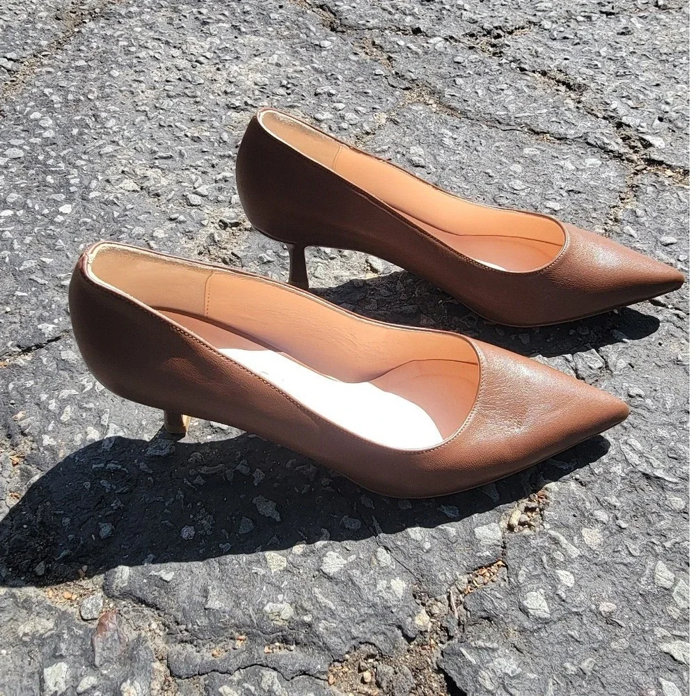 Kahmune London Tan Leather Pointed Toe Kitten Heel Pumps Made in Italy Size 9
